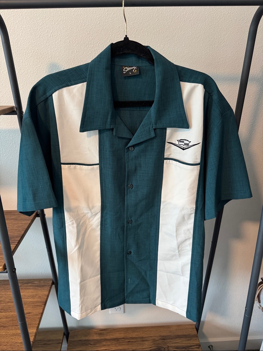 Vintage-Inspired Two-Tone Casual Button-Down Shirt - Teal & White